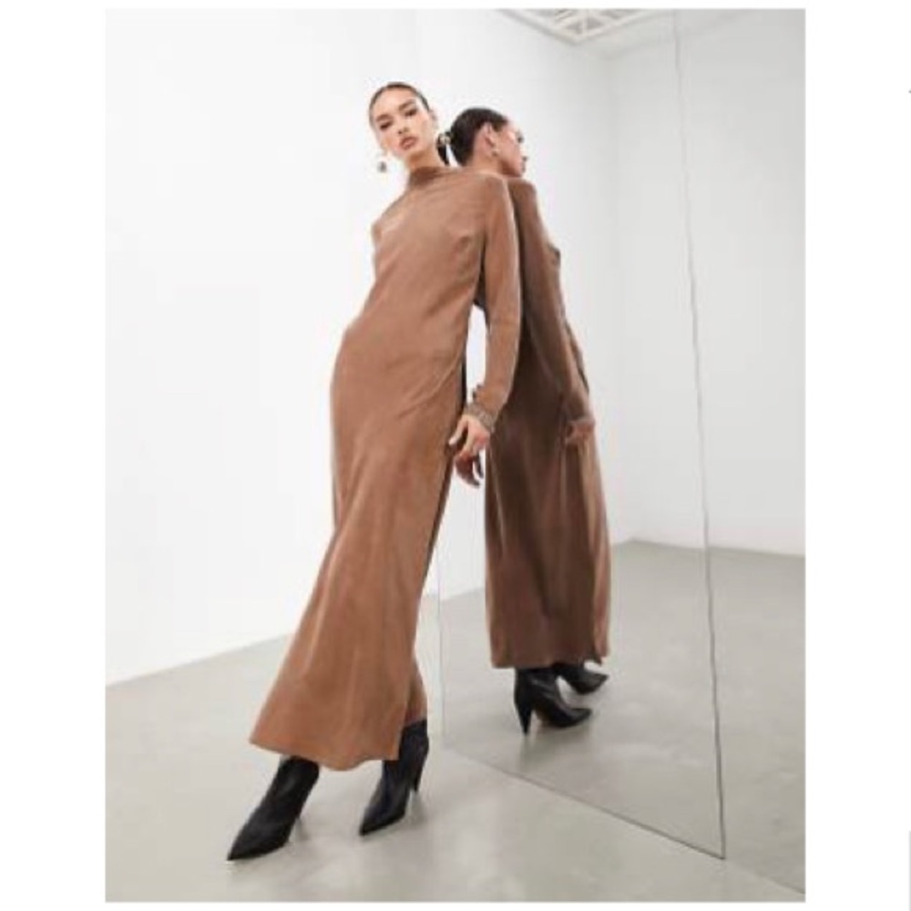 Maxi Dress with knee high side slit